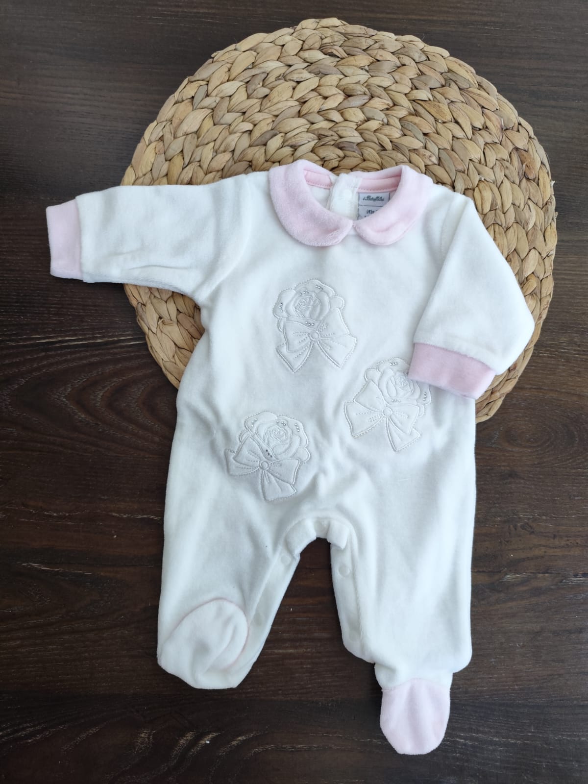 tutina in ciniglia con ricamo rose