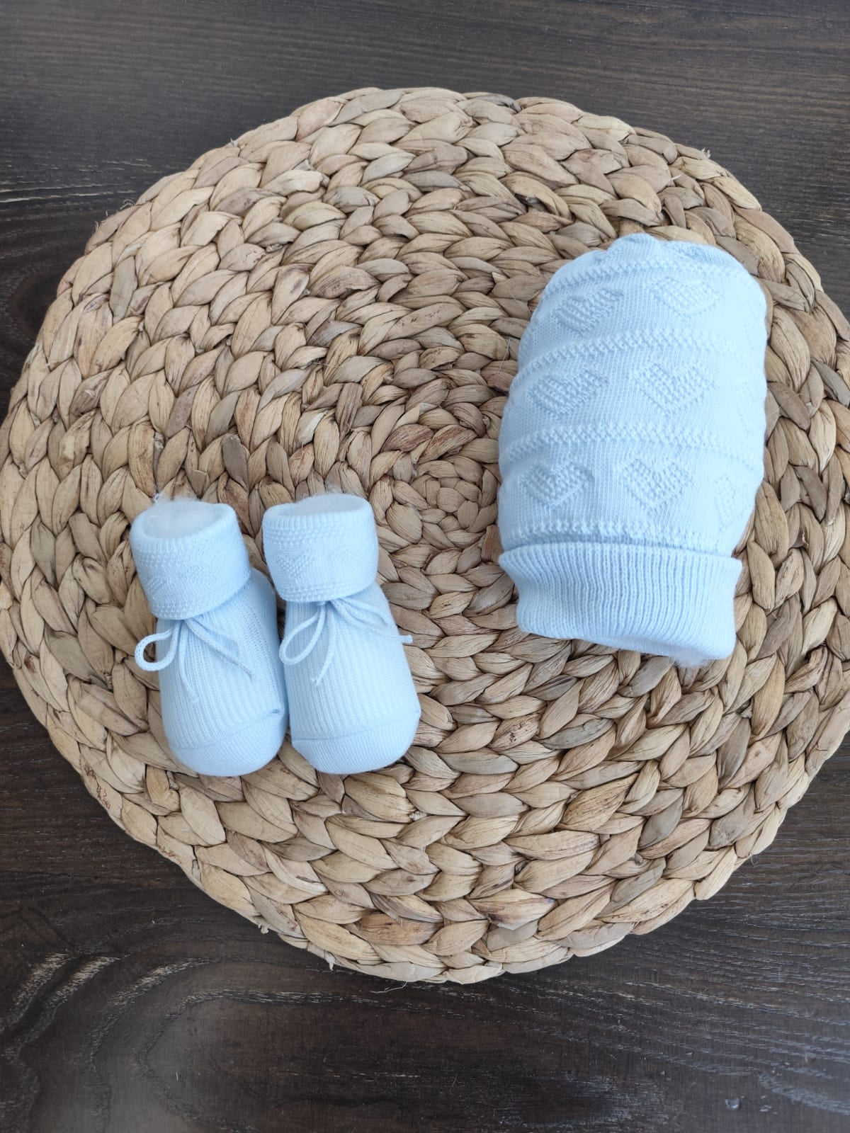 set cappellino e babbucce in caldo cotone