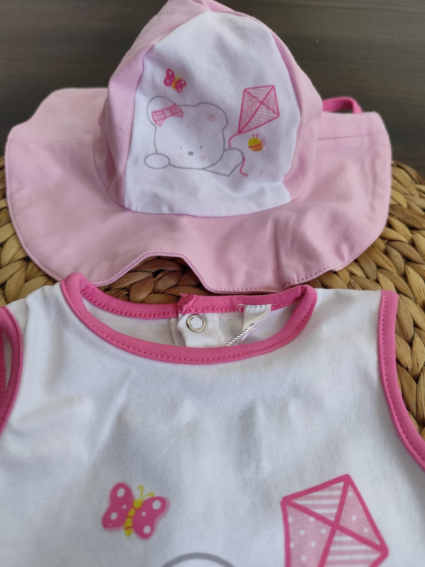 pagliaccetto con cappellino abbinato "Pink lady"