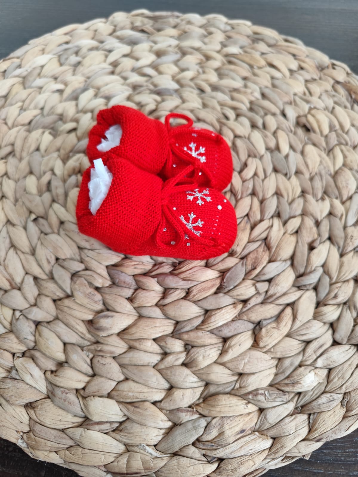 Scarpine Natalizie neonata