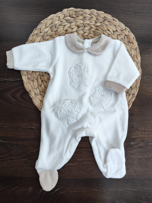 tutina in ciniglia con ricamo rose