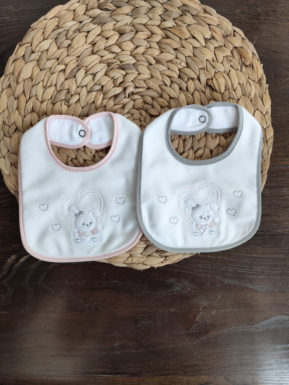 Bavette Neonata rosa in ciniglia con clips